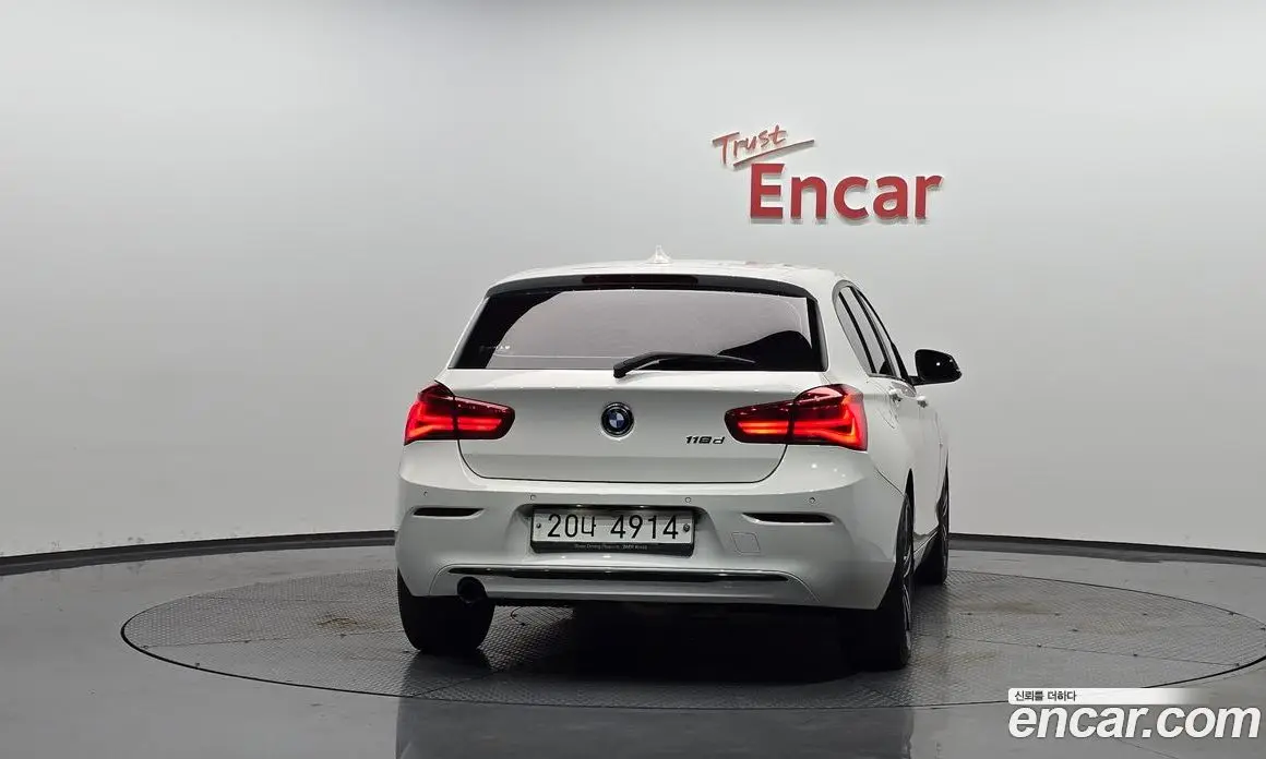 BMW 1 серия 2018 2.0 автомат (гидро), фото 4