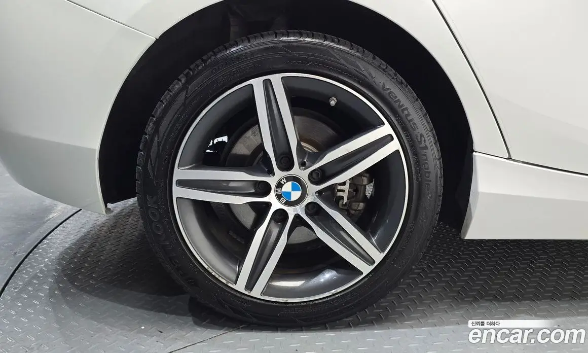 BMW 1 серия 2018 2.0 автомат (гидро), фото 4