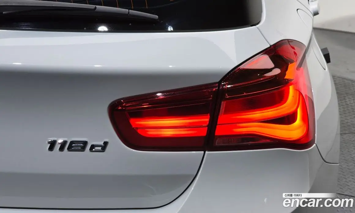 BMW 1 серия 2018 2.0 автомат (гидро), фото 8