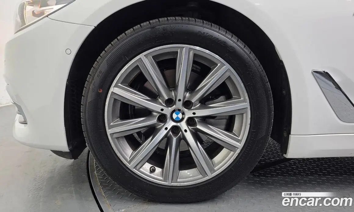 BMW 5 серия 2018 2.0 автомат (гидро), фото 5