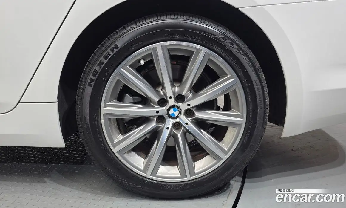 BMW 5 серия 2018 2.0 автомат (гидро), фото 7