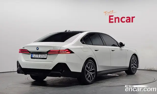 BMW 5 серия, 2025, 5 275 км