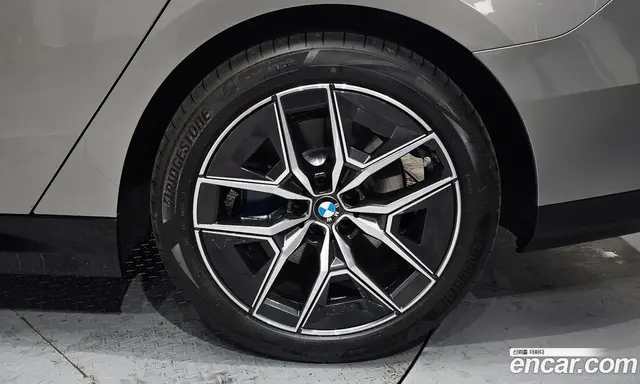 BMW 5 серия 2025 2.0 автомат (гидро), миниатюра 7 BMW 5 серия 2025 2.0 автомат (гидро), миниатюра 7