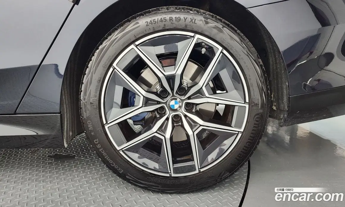 BMW 5 серия 2025 2.0 автомат (гидро), фото 7 BMW 5 серия 2025 2.0 автомат (гидро), фото 7
