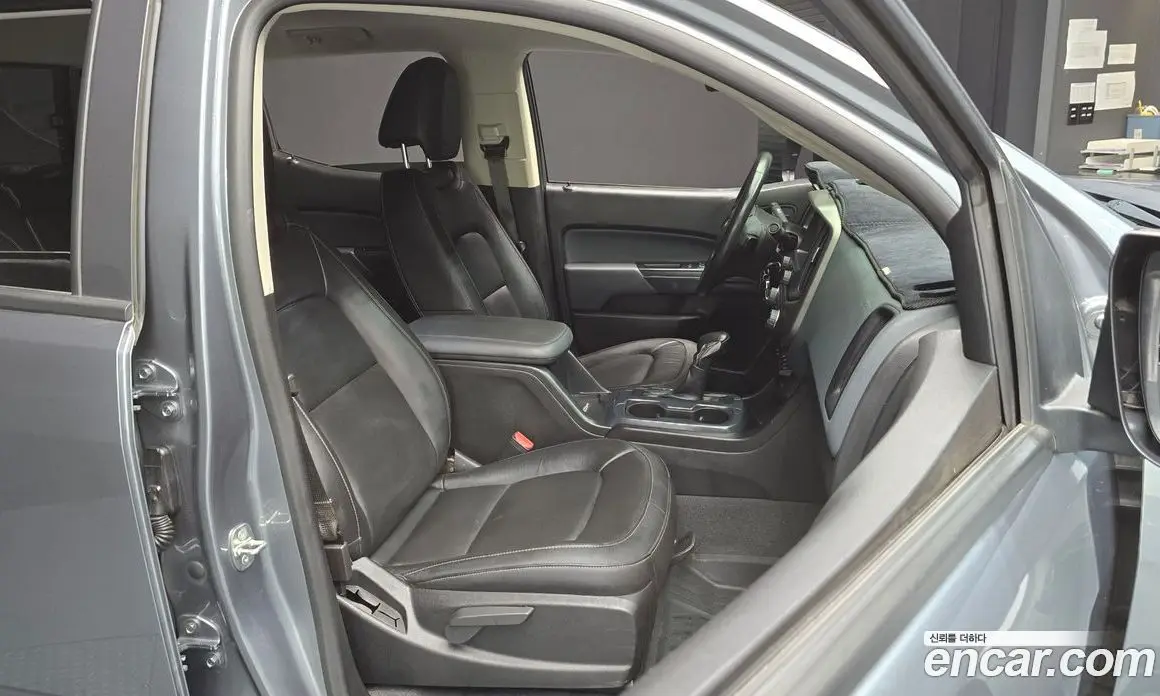 Chevrolet Colorado 2022 3.6 автомат (гидро), фото 17