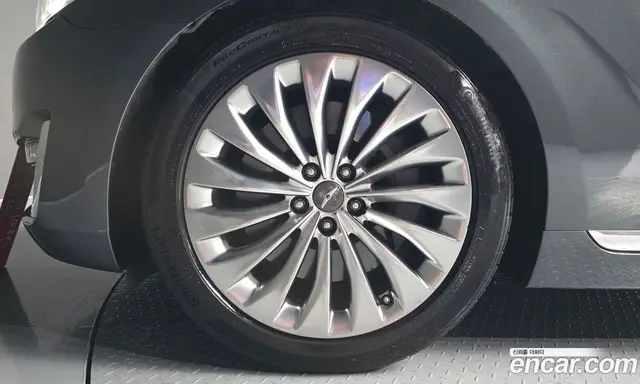 Genesis EQ900 2018 5.0 автомат (гидро), миниатюра 5 Genesis EQ900 2018 5.0 автомат (гидро), миниатюра 5