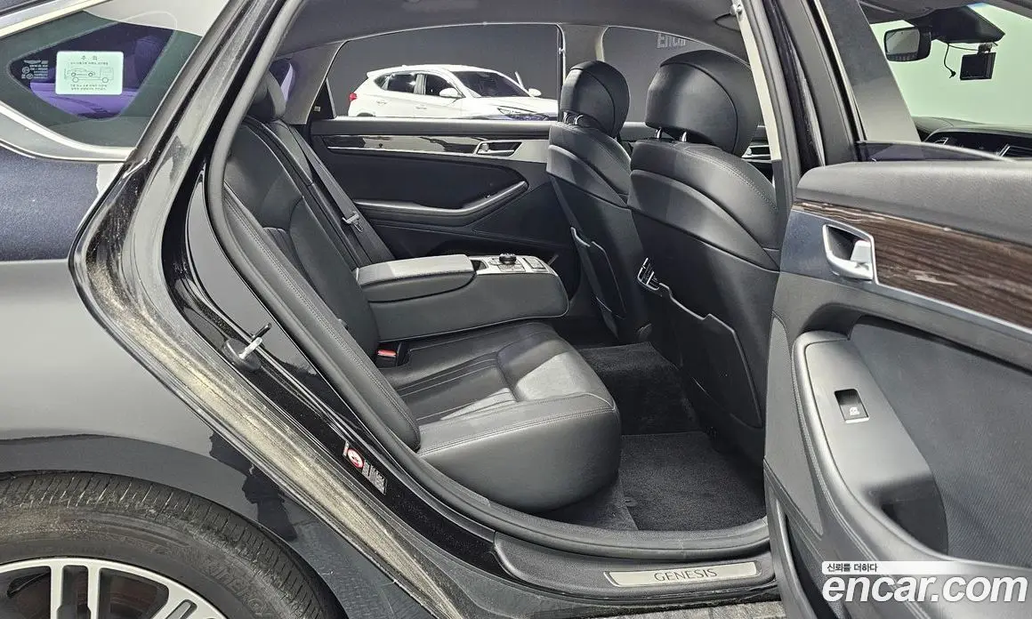 Genesis G80 2018 3.3 автомат (гидро), фото 17 Genesis G80 2018 3.3 автомат (гидро), фото 17