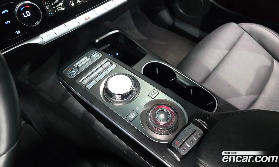 Genesis GV70 2021 2.2 автомат (гидро), фото 12 Genesis GV70 2021 2.2 автомат (гидро), фото 12