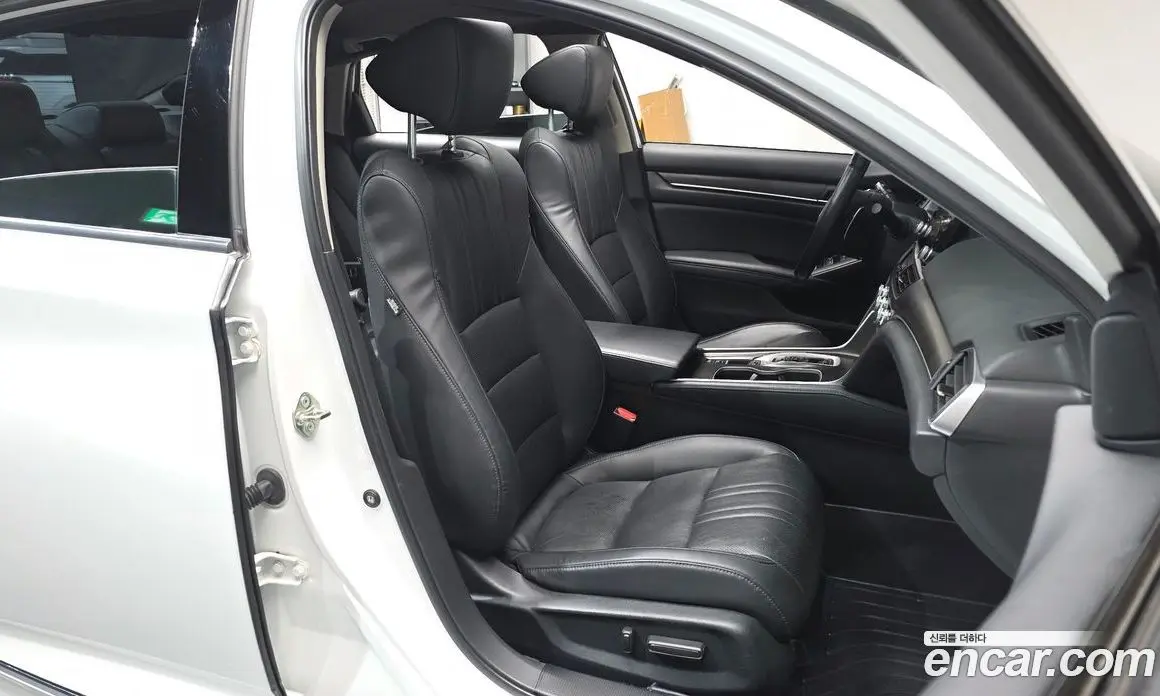Honda Accord 2018 2.0 автомат (гидро), фото 15 Honda Accord 2018 2.0 автомат (гидро), фото 15