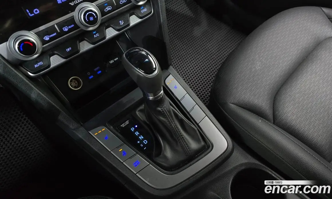 Hyundai Avante 2019 1.6 автомат (гидро), фото 12
