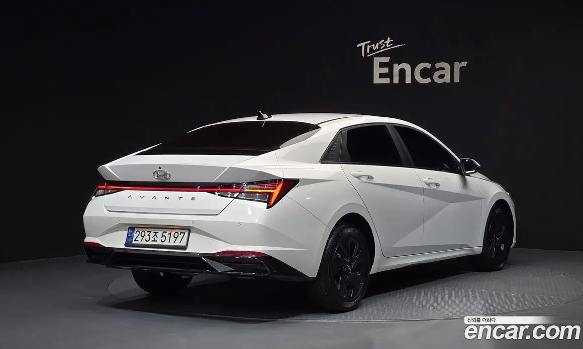 Hyundai Avante 2023 1.6 автомат (гидро), фото 2