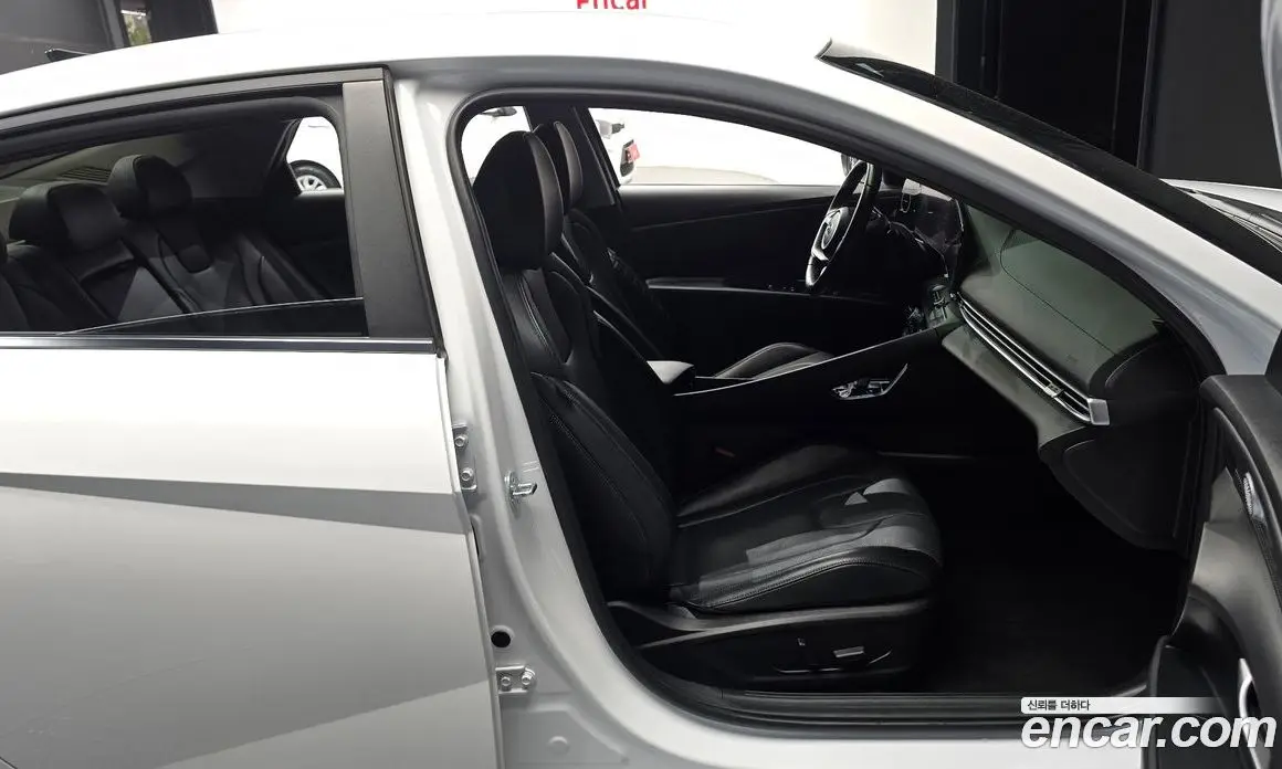 Hyundai Avante 2023 1.6 автомат (гидро), фото 16