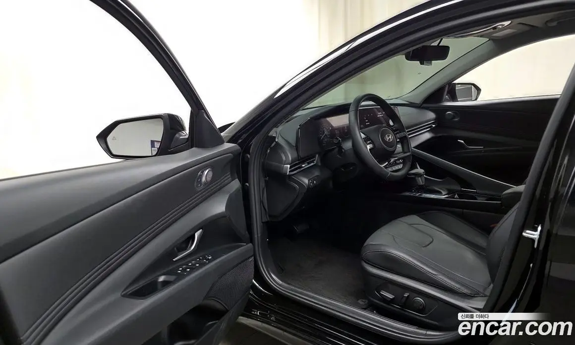 Hyundai Avante 2025 1.6 автомат (гидро), фото 13