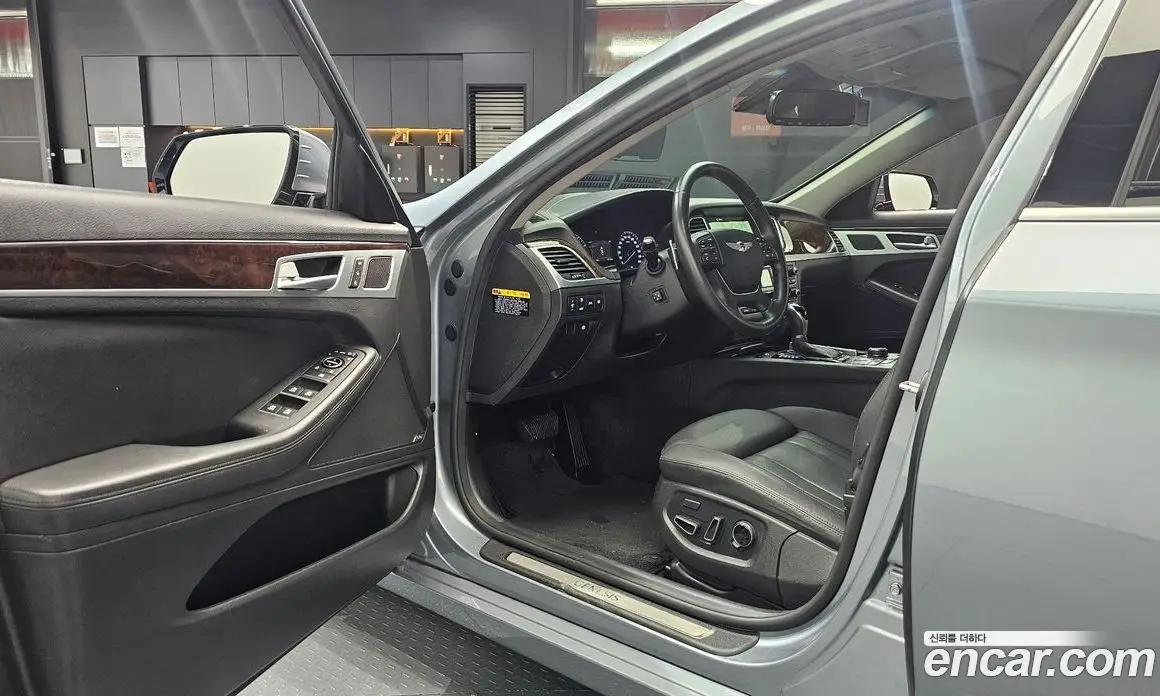 Hyundai Genesis 2015 3.3 автомат (гидро), фото 13