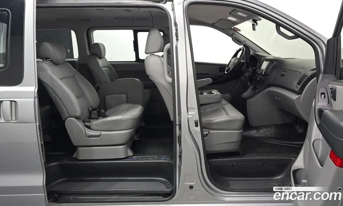 Hyundai Starex 2020 2.5 автомат (гидро), фото 17 Hyundai Starex 2020 2.5 автомат (гидро), фото 17