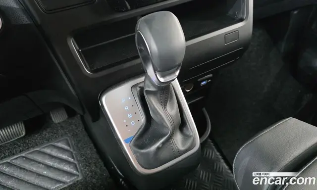 Hyundai Staria 2024 2.2 автомат (гидро), миниатюра 12