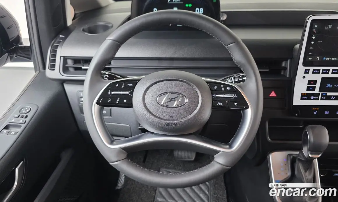 Hyundai Staria 2024 2.2 автомат (гидро), фото 19