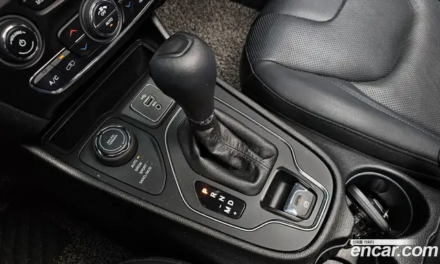 Jeep Cherokee 2018 2.4 автомат (гидро), миниатюра 12