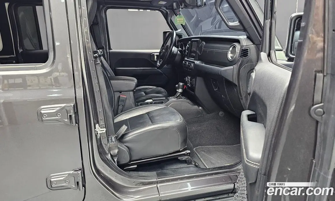 Jeep Wrangler 2019 2.0 автомат (гидро), фото 17 Jeep Wrangler 2019 2.0 автомат (гидро), фото 17