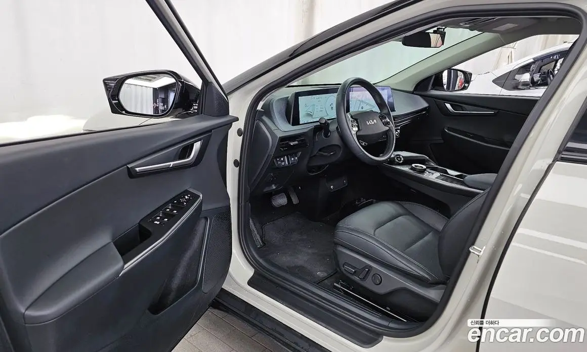 Kia EV6 2023 0.1 автомат (гидро), фото 13 Kia EV6 2023 0.1 автомат (гидро), фото 13