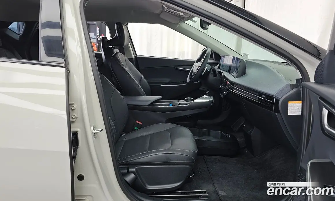 Kia EV6 2023 0.1 автомат (гидро), фото 17 Kia EV6 2023 0.1 автомат (гидро), фото 17