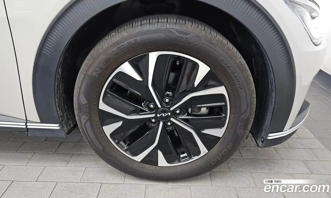Kia EV6 2023 0.1 автомат (гидро), фото 7 Kia EV6 2023 0.1 автомат (гидро), фото 7