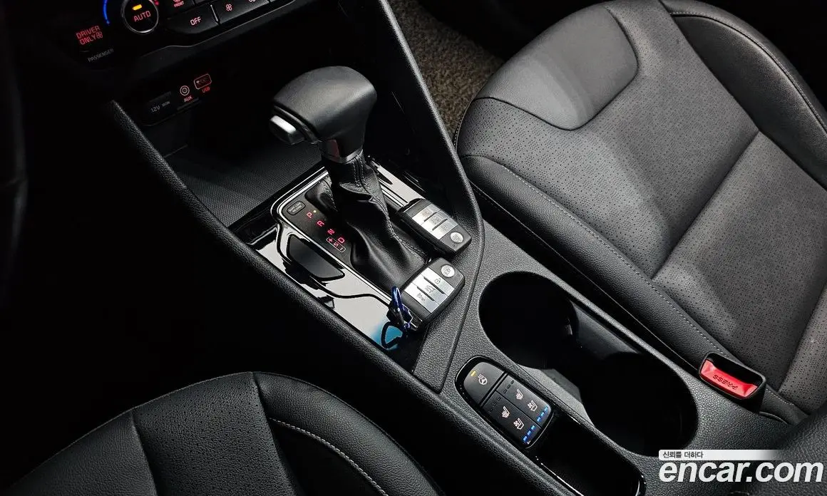 Kia Niro 2017 1.6 автомат (гидро), фото 11