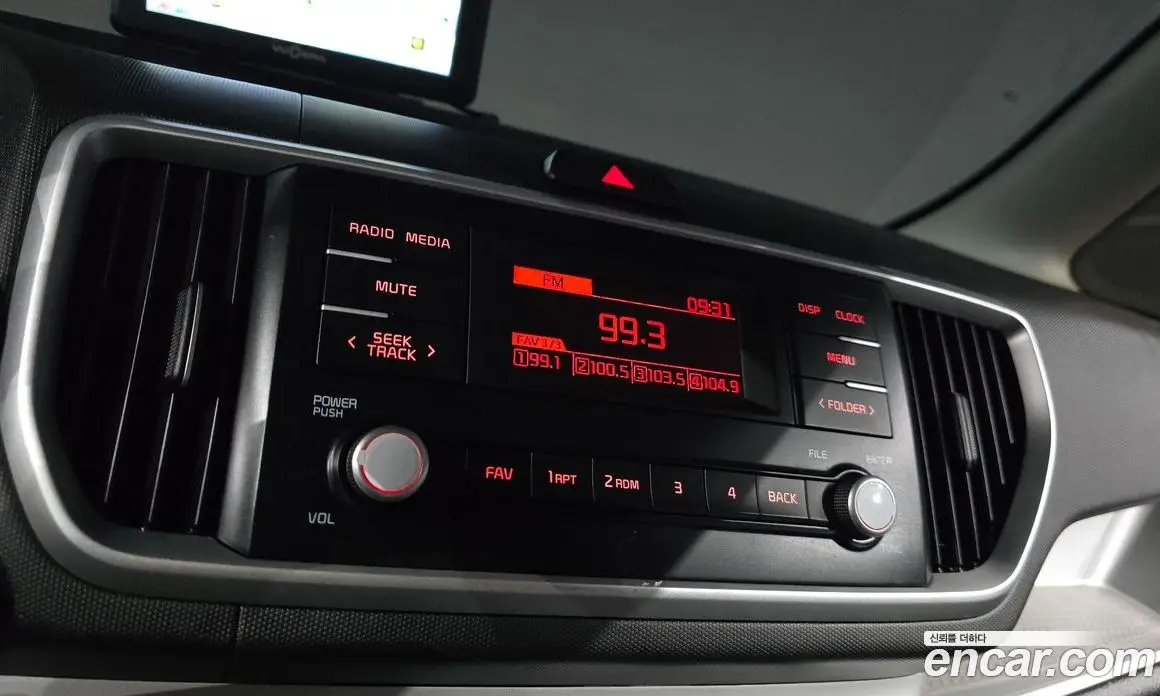 Kia Ray 2022 1.0 автомат (гидро), фото 18
