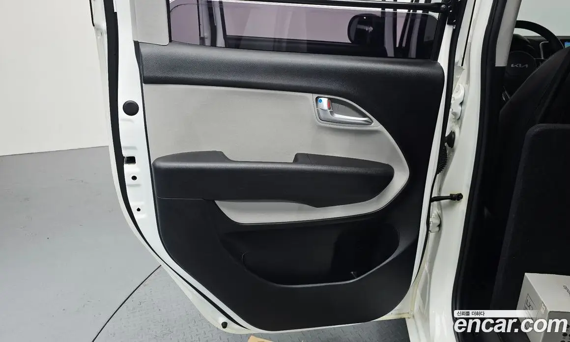 Kia Ray 2022 1.0 автомат (гидро), фото 15