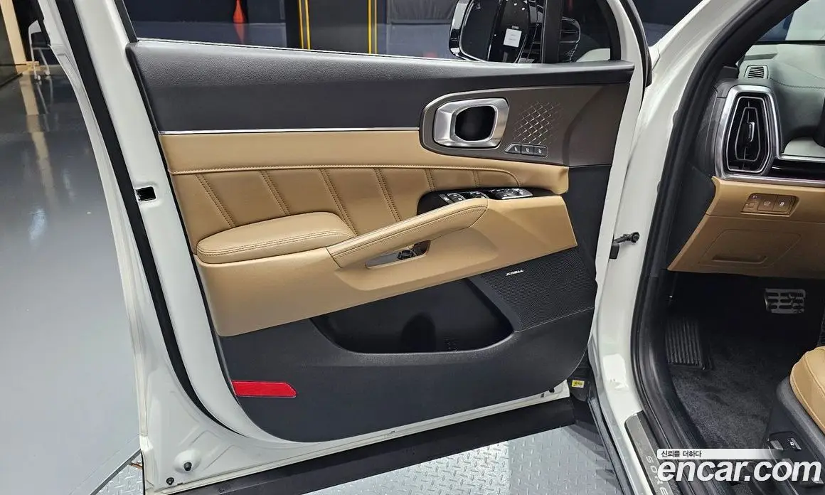 Kia Sorento 2023 1.6 автомат (гидро), фото 14