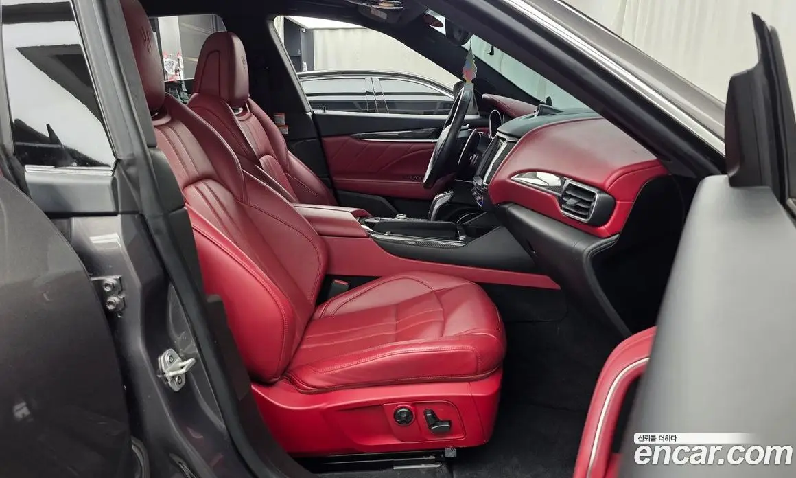 Maserati Levante 2019 3.0 автомат (гидро), фото 17