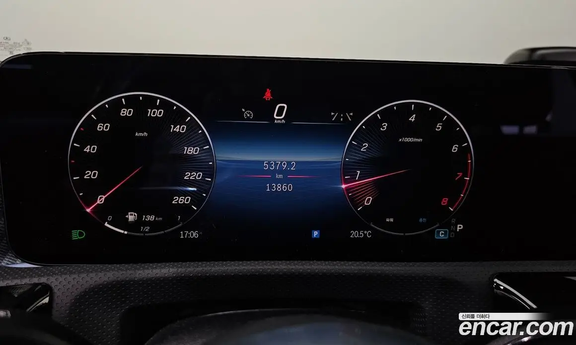 Mercedes-Benz A-Class 2024 2.0 автомат (гидро), фото 11