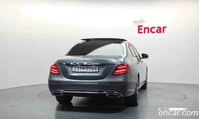 Mercedes-Benz E-Class 2019 2.0 автомат (гидро), миниатюра 4