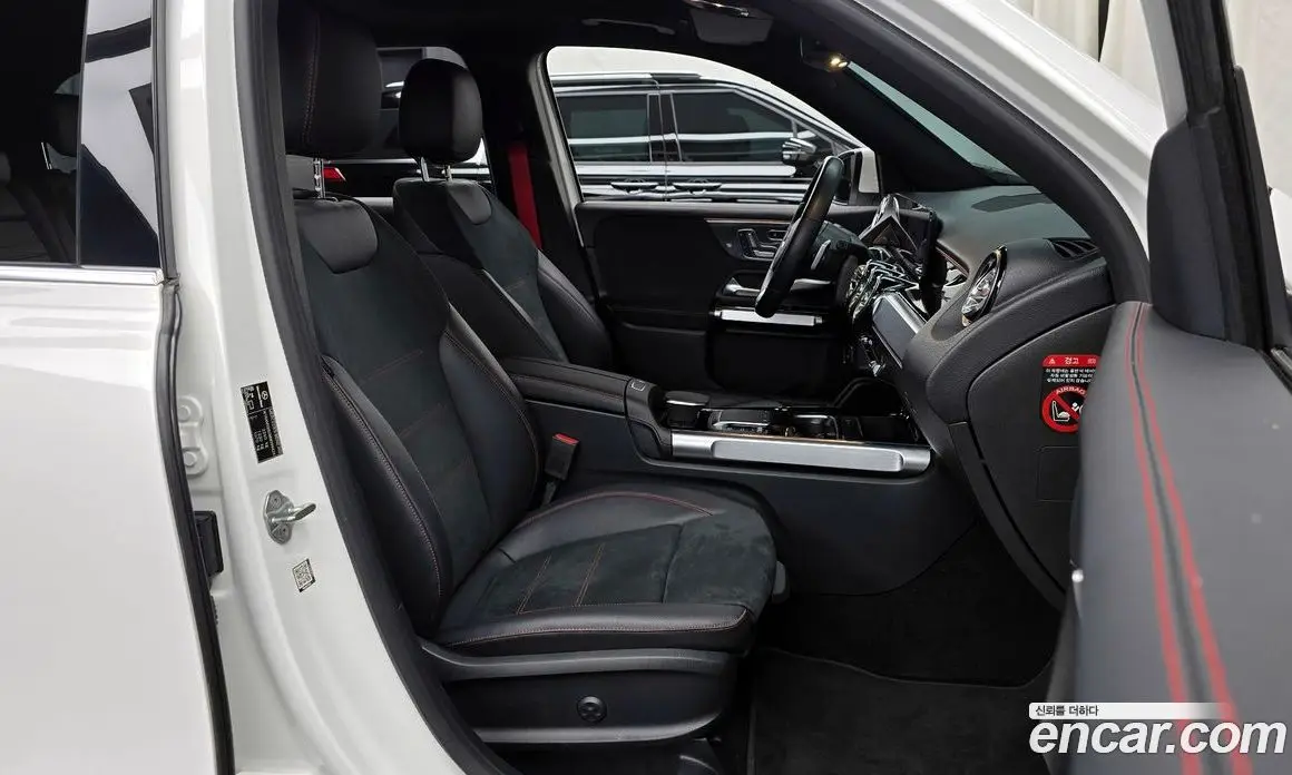 Mercedes-Benz GLB-Class 2021 2.0 автомат (гидро), фото 16