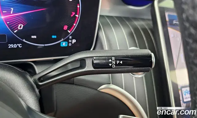 Mercedes-Benz GLC-Class 2024 2.0 автомат (гидро), миниатюра 12