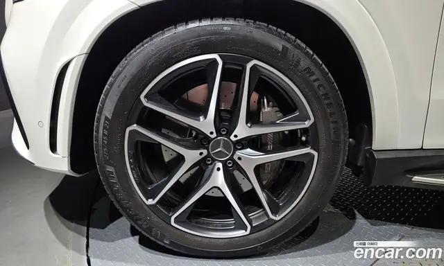 Mercedes-Benz GLE-Class 2022 3.0 автомат (гидро), миниатюра 5