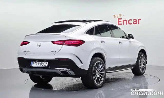 Mercedes-Benz GLE-Class 2023 3.0 автомат (гидро), миниатюра 2