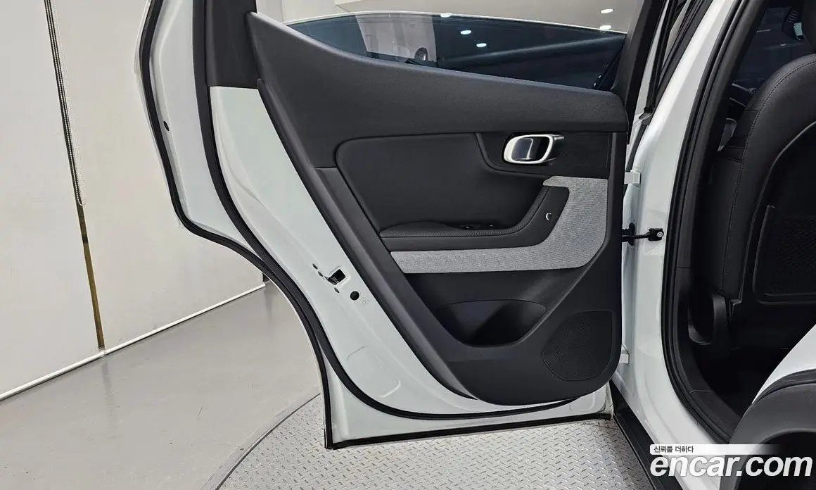Polestar Polestar 2 2023 0.2 автомат (гидро), фото 15 Polestar Polestar 2 2023 0.2 автомат (гидро), фото 15