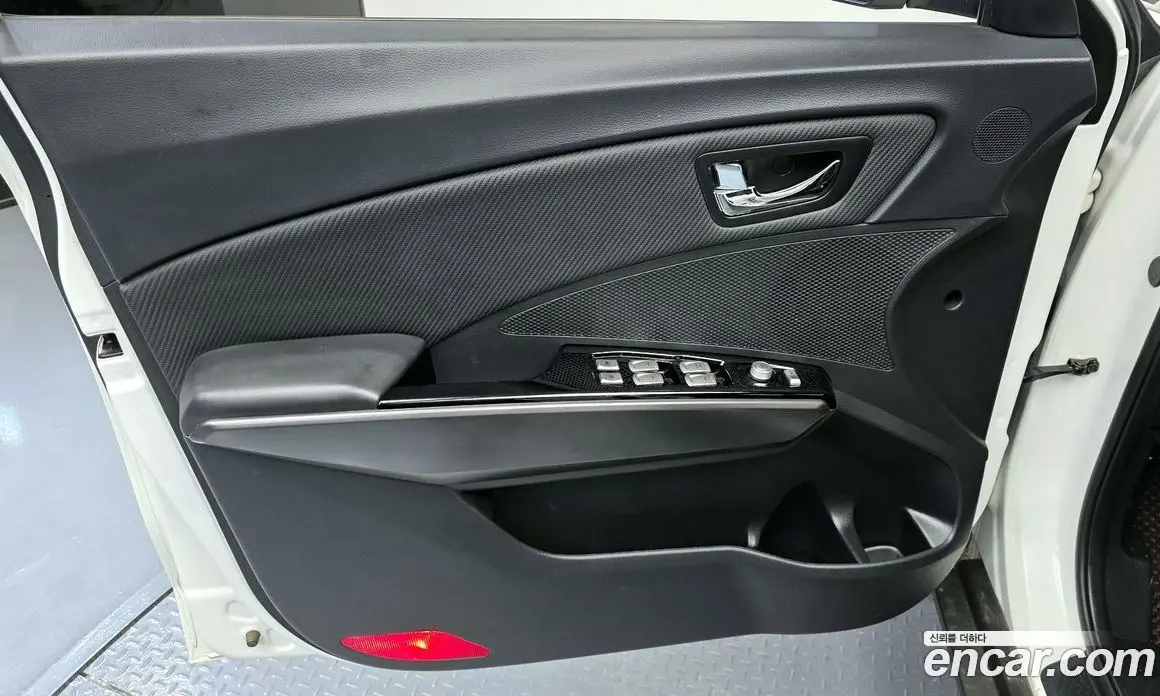SsangYong TIBOLI 2018 1.6 автомат (гидро), фото 14