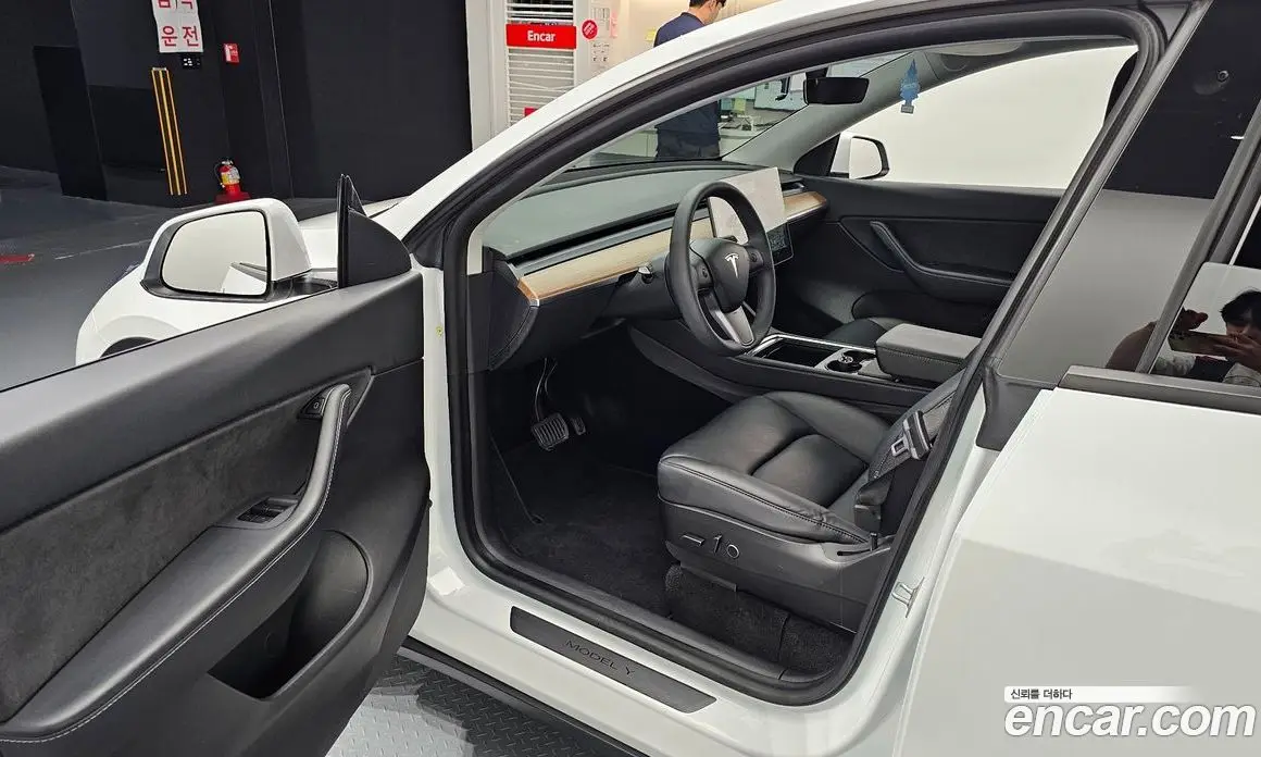 Tesla Model Y 2021 0.2 автомат (гидро), фото 12