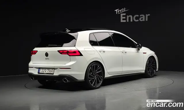Volkswagen Golf, 2024, 14 274 км
