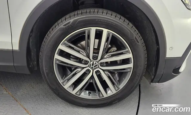 Volkswagen Tiguan 2022 2.0 автомат (гидро), миниатюра 5 Volkswagen Tiguan 2022 2.0 автомат (гидро), миниатюра 5