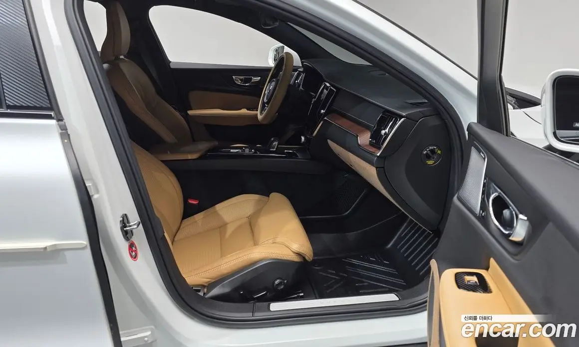 Volvo V60 2020 2.0 автомат (гидро), фото 16 Volvo V60 2020 2.0 автомат (гидро), фото 16