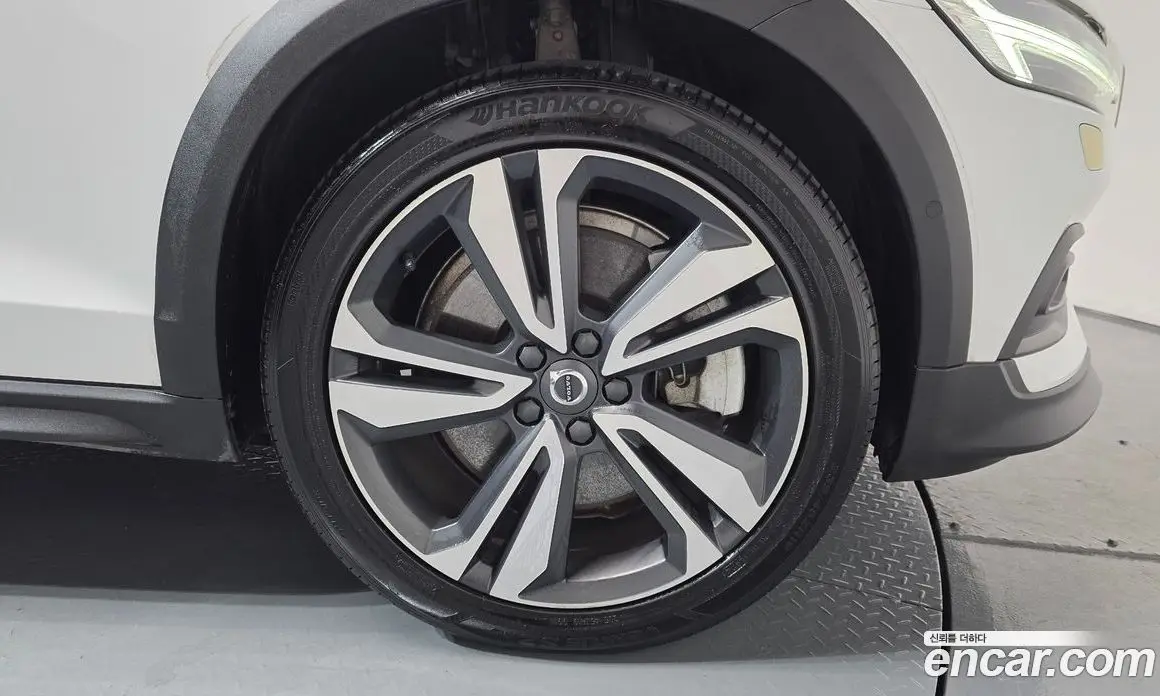 Volvo V60 2020 2.0 автомат (гидро), фото 4 Volvo V60 2020 2.0 автомат (гидро), фото 4