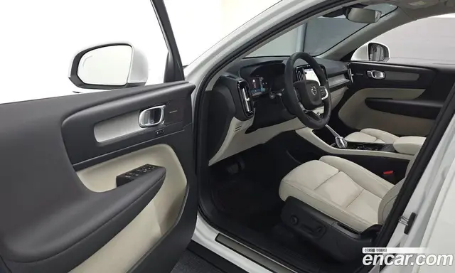 Volvo XC40 2024 2.0 автомат (гидро), миниатюра 12