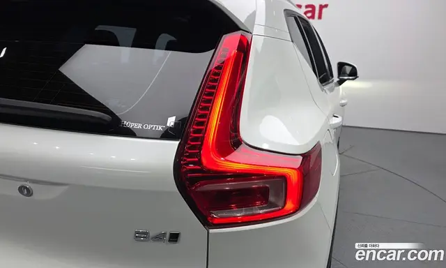 Volvo XC40 2024 2.0 автомат (гидро), миниатюра 8 Volvo XC40 2024 2.0 автомат (гидро), миниатюра 8