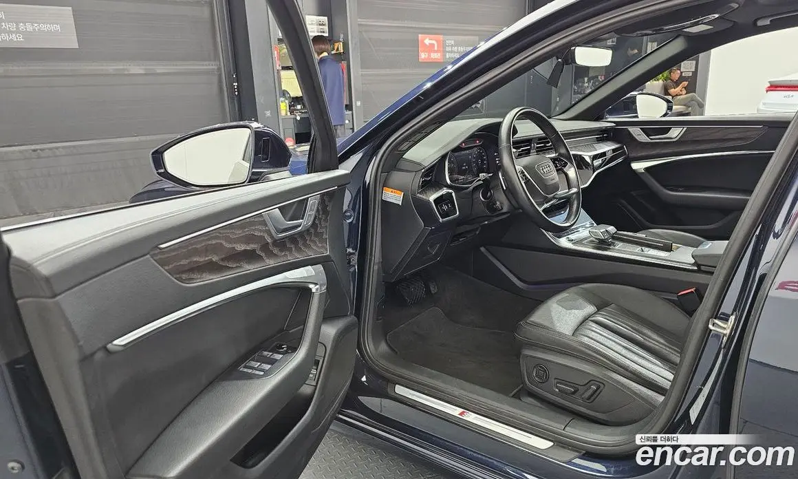 Audi A6 2023 2.0 автомат (гидро), фото 13