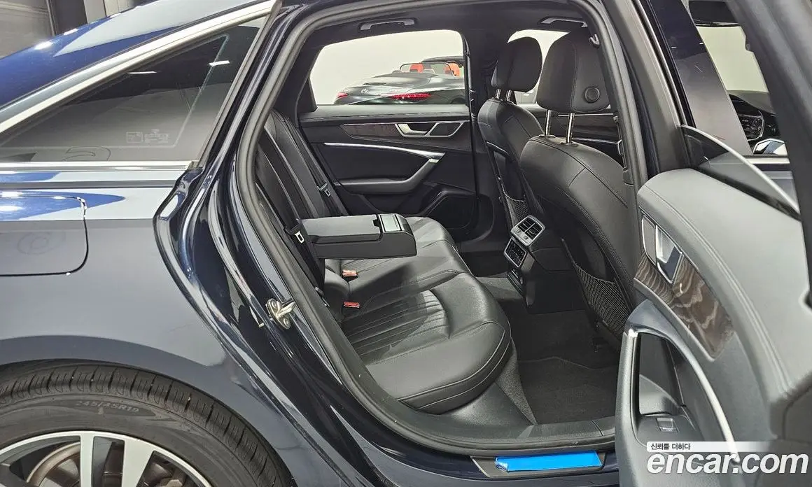Audi A6 2023 2.0 автомат (гидро), фото 17