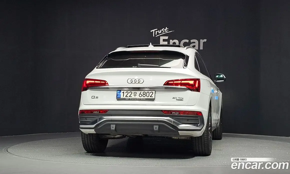 Audi Q5 2022 2.0 автомат (гидро), фото 4