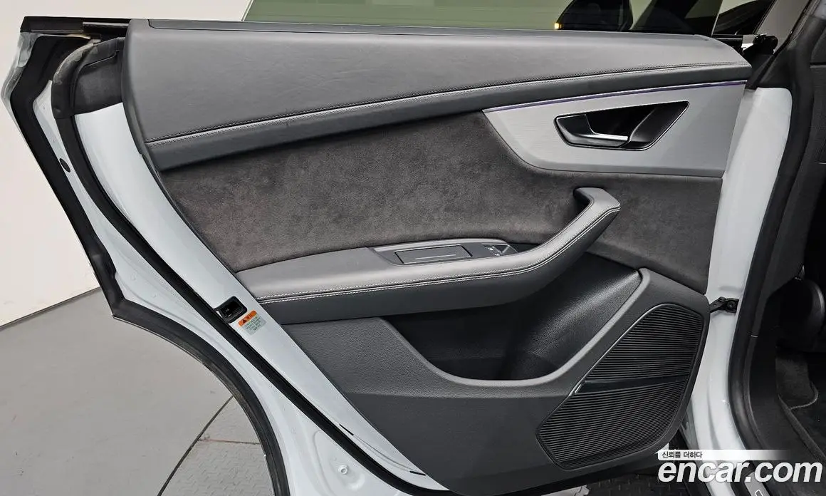 Audi Q8 2021 3.0 автомат (гидро), фото 15